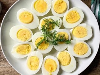 چهار عوارض زیاده روی در مصرف تخم مرغ