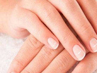 ۳ دلیل مهم برای لکه‌های سفید روی ناخن‌تان