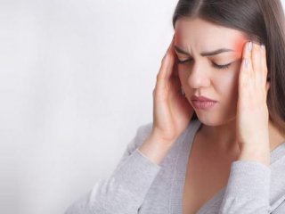 سردردهای هورمونی در زنان؛ نشانه‌ها و روش‌های درمان