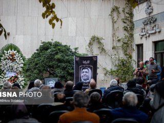 مراسم تشییع توران مهرزاد بازیگر تئاتر، سینما، تلویزیون و رادیو + عکس