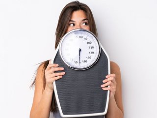 چرا وزن ما در طول روز و ساعت‌های مختلف تغییر می‌کند؟
