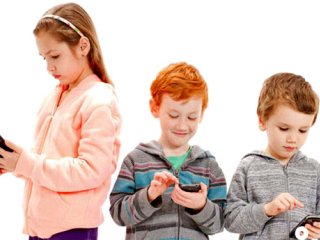 نبود سواد فضای مجازی در والدین؛ زنگ خطری برای فرزندان