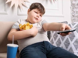 کودکان چاق بیشتر در خطر بیماری‌های غیر واگیر هستند