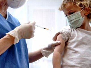 واکسیناسیون کودکان‌ را به تأخیر نیندازید