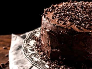 کیک شکلاتی با گردو