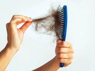 ریزش مو در حمام، از علت تا روش های جلوگیری