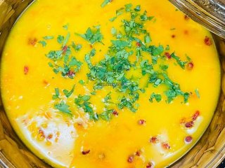 طرز تهیه سوپ زعفرانی ؛ یک پیش غذای ویژه برای مهمانی ها