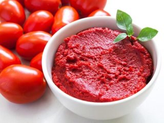 بهترین و کاربردی‌ترین روش‌های نگهداری رب گوجه فرنگی