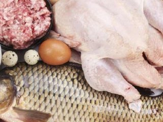 هشدار در مورد خطر حذف مرغ و ماهی از سبد خانوارها