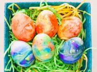 تخم مرغ رنگی با ماژیک رنگی