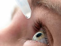 روش مصرف قطره و پماد چشمی