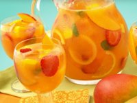 نوشیدنی نارنگی و توت‌فرنگی