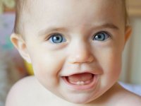 تغذیه سالم و پدیده‌ دندان درآوردن نوزاد (2)