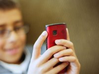 تأثیر تلفن های همراه بر اخلاق و رفتار دانش آموزان