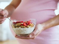 تغذیه مناسب در سه ماهه سوم بارداری