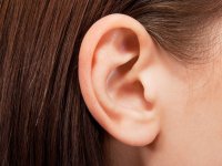 درمان‌های خانگی عفونت و درد گوش با چند راهکار ساده