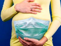 کووید-۱۹ با زنان باردار چگونه رفتار می‌کند؟