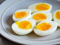انواع روش‌های پخت تخم مرغ؛ از نیمرو هتلی تا فرنچ تست