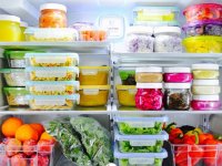 ۶ ترفند ساده برای نگهداری مواد غذایی در یخچال