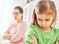 سه جمله‌ای که والدین باید بیشتر به کودکان عصبانی خود بگویند