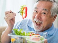 مناسب ترین تغذیه برای سالمندان چیست ؟