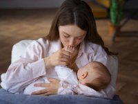 شیر مادر؛ عامل رشد و سلامت کودک