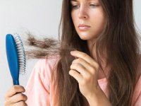 درمان ریزش موی زنانه با ۹ روش تقویت موی کاربردی