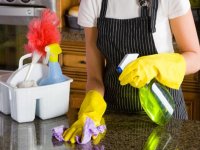 ترفندهای خانه‌داری؛ از کندن راحت برچسب‌ها تا تمیز کردن لکه‌ها