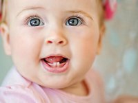 باورهای غلط راجع به دندان در آوردن کودکان
