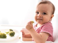 بهبود تغذیه کودک با غذاهای انگشتی