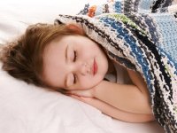 خواب کمتر از 9 ساعت در شب می تواند برای فرزند شما مضر باشد