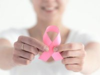 چگونه علائم سرطان سینه را در خانه بررسی کنیم؟