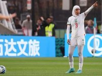 یک زن با حجاب چگونه تاریخ‌ساز فوتبالِ جهان شد؟