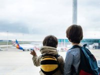 آماد‌ه‌کرد‌ن کود‌ک برای اولین مسافرت هوایی