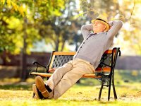 عبور از تنهایی در دوران بازنشستگی با خاطره گویی