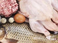هشدار در مورد خطر حذف مرغ و ماهی از سبد خانوارها