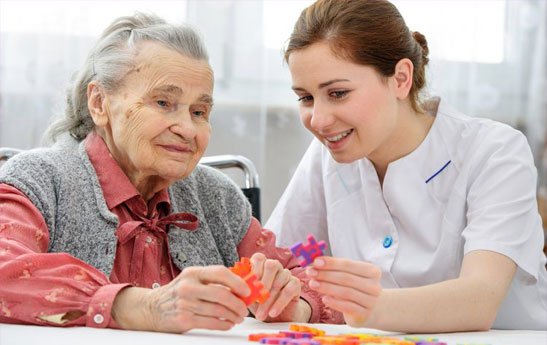 ویژگی‌های پرستار خوب سالمند را بشناسید