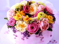 تزیین کیک با گل طبیعی