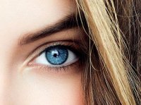 جذابیت سلبریتی‌ها اگر چشمانشان رنگی نبود؟